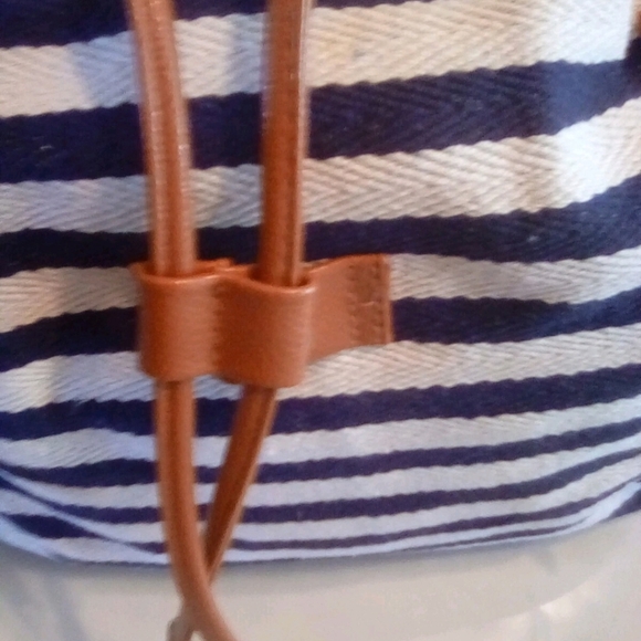 NAVY AND WHITE SATCHEL NEW - Picture 2 of 6